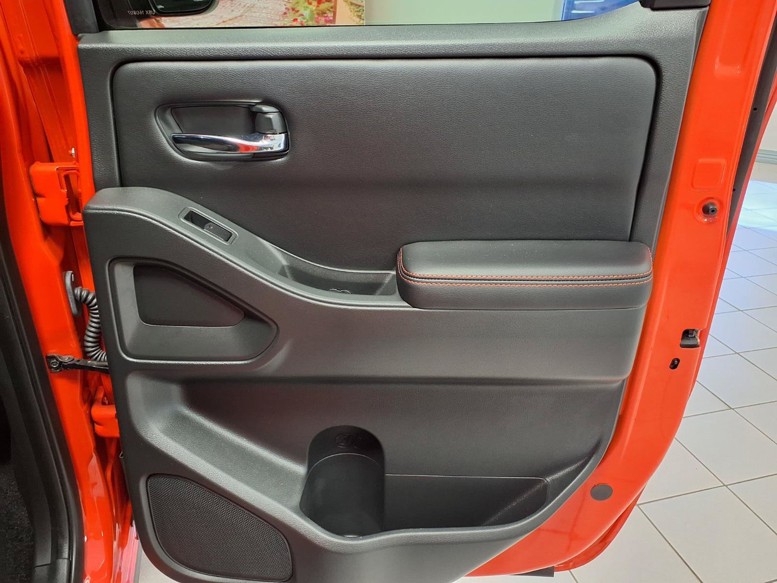Used 2025 Nissan Frontier Pro-X RWD image 13