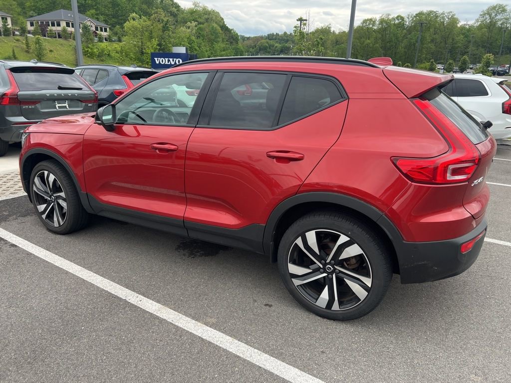 Used 2024 Volvo XC40 B5 Plus w/ Climate Package AWD/4WD image 11