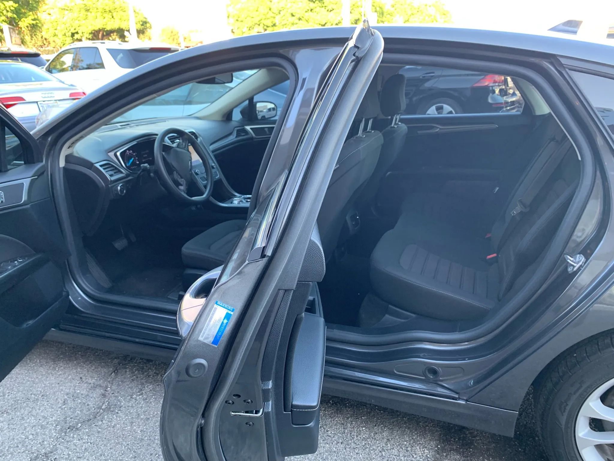 Used 2020 Ford Fusion SE image 24