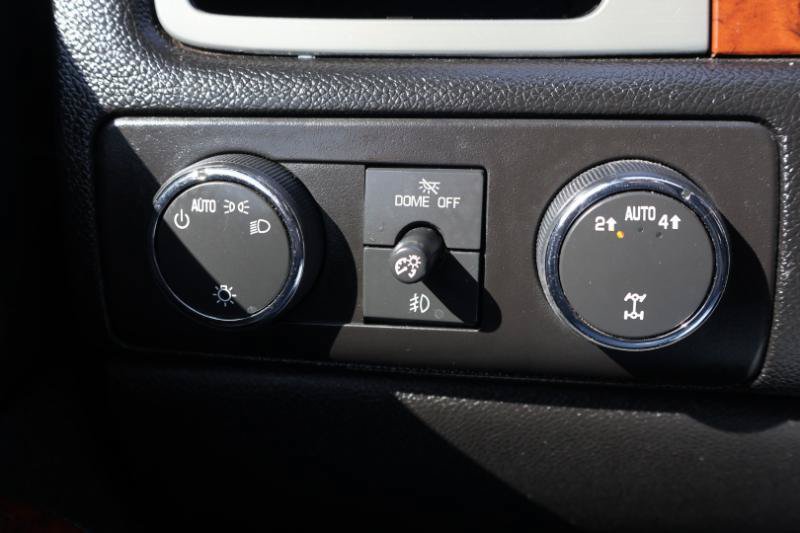 Used 2014 Chevrolet Suburban LT AWD/4WD image 16