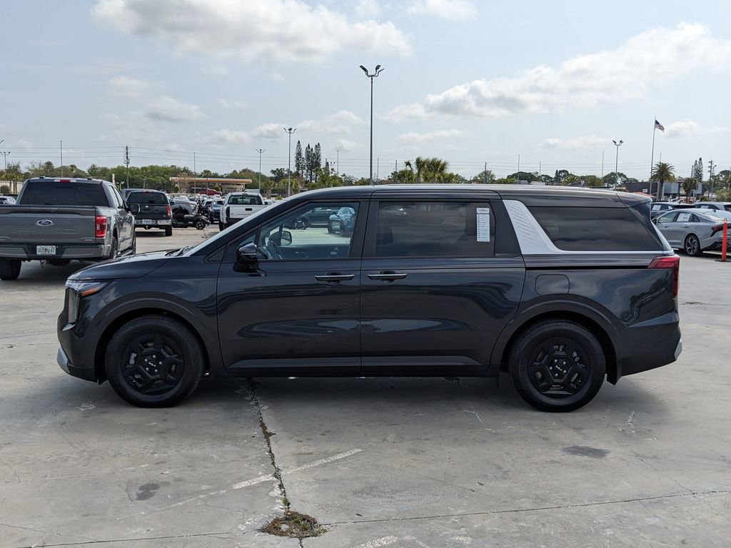Certified 2026 Kia Carnival LX FWD image 5