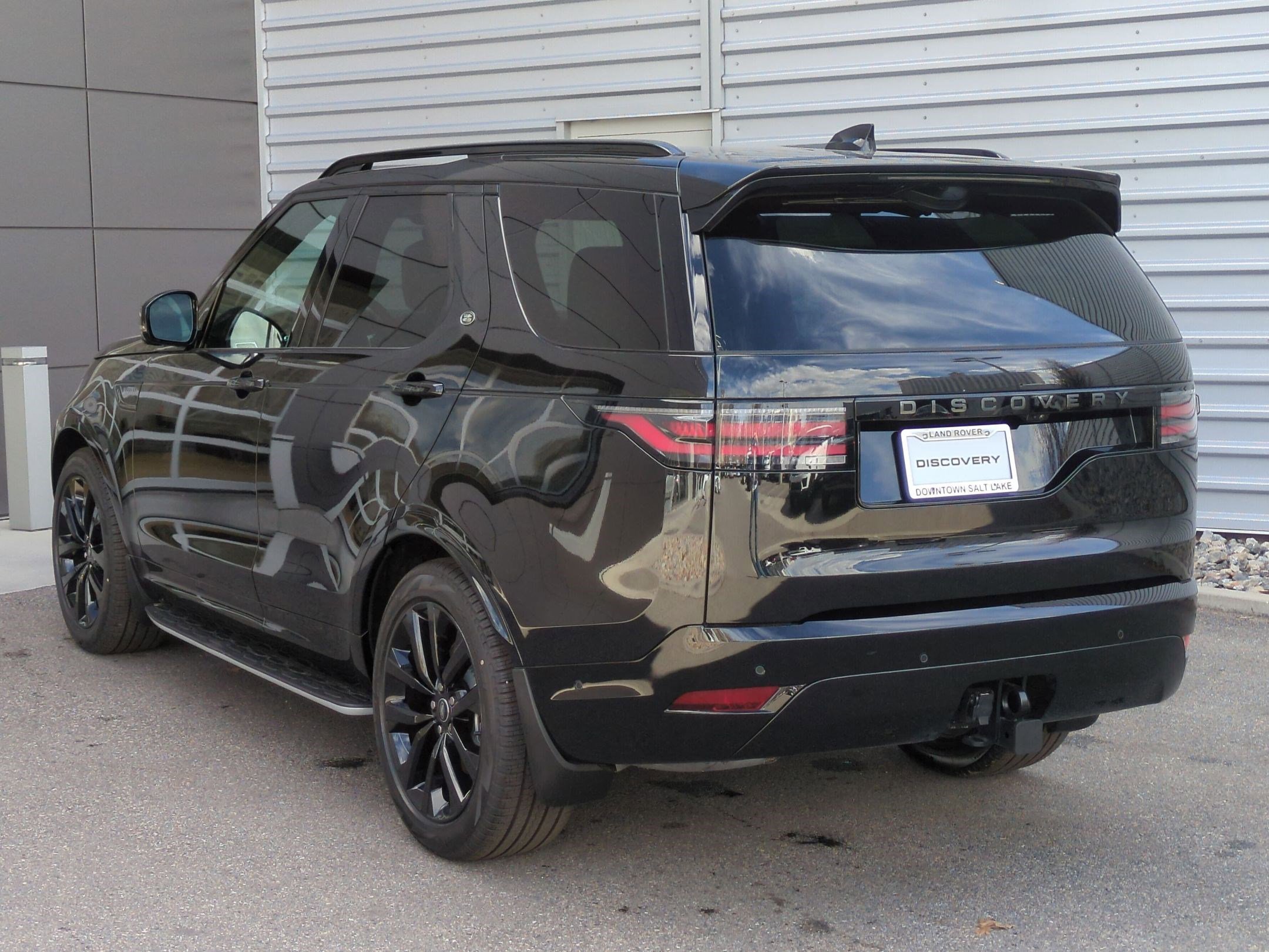 New 2026 Land Rover Discovery Dynamic SE image 7