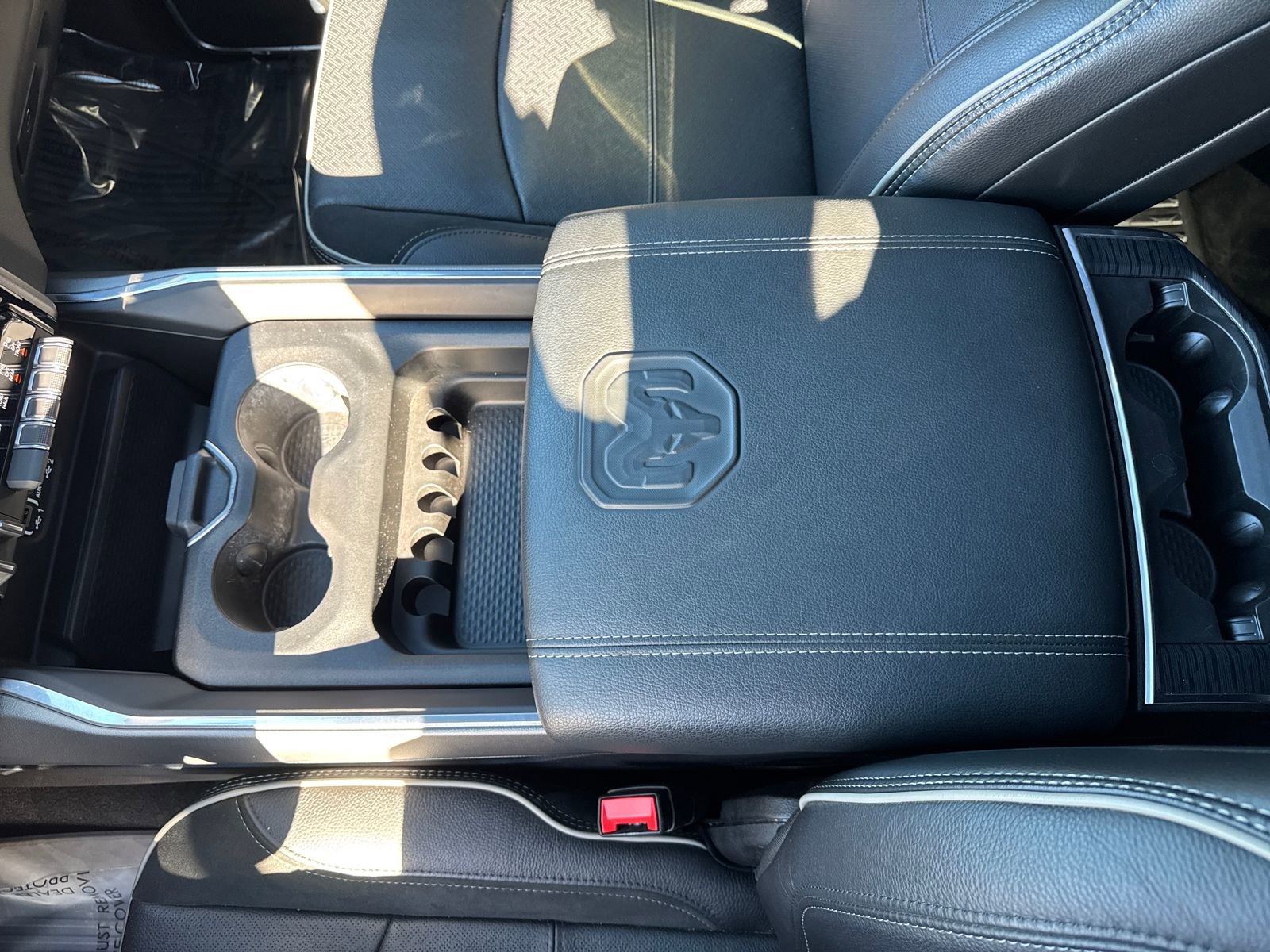 Used 2024 RAM 3500 Laramie w/ Night Edition image 21