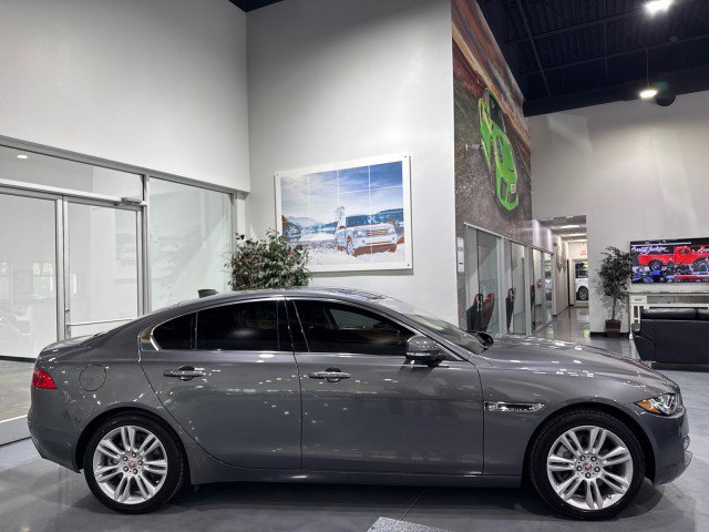 Used 2019 Jaguar XE Prestige AWD/4WD image 27