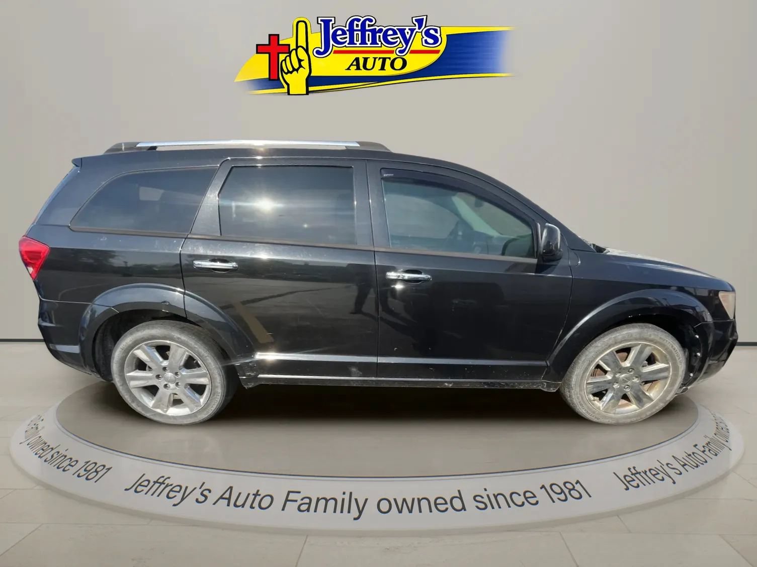 Used 2011 Dodge Journey Lux w/ Navigation Convenience Group FWD image 6