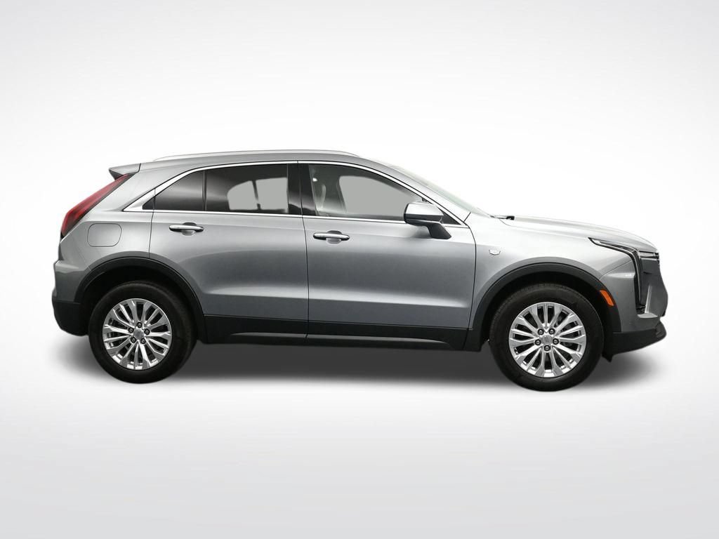Used 2024 Cadillac XT4 Luxury w/ Cold Weather Package AWD/4WD image 6