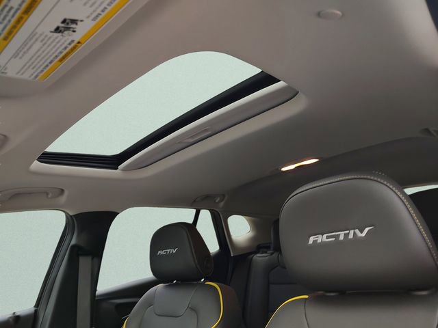 Used 2025 Chevrolet Trax ACTIV w/ Sunroof Package image 26