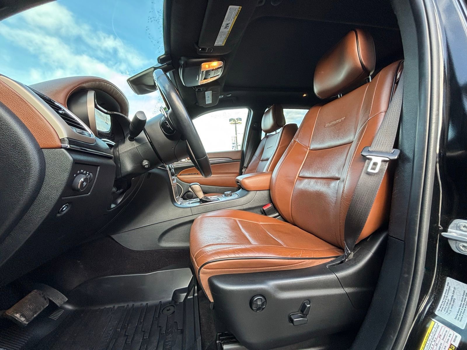 Used 2017 Jeep Grand Cherokee Summit image 12