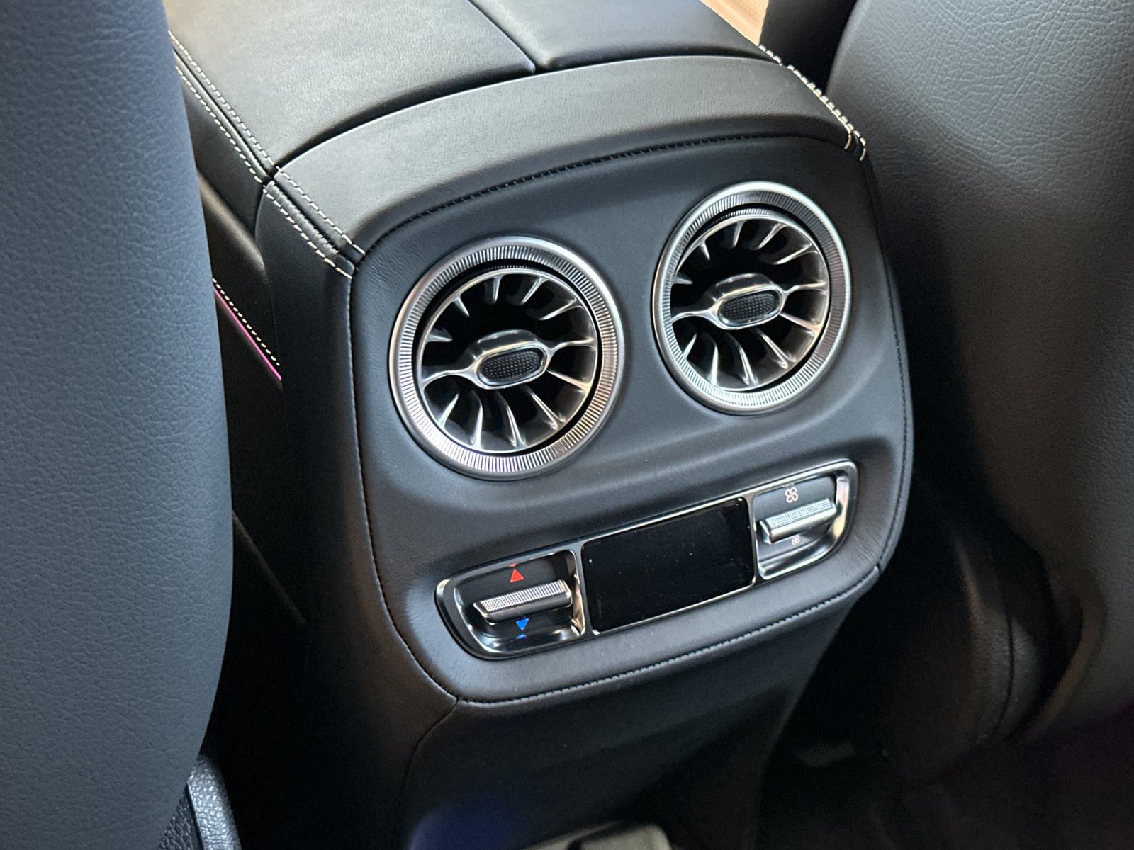 New 2027 Mercedes-Benz G 63 AMG 4MATIC image 13