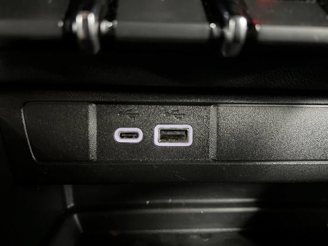 Certified 2025 GMC Canyon Denali AWD/4WD image 35