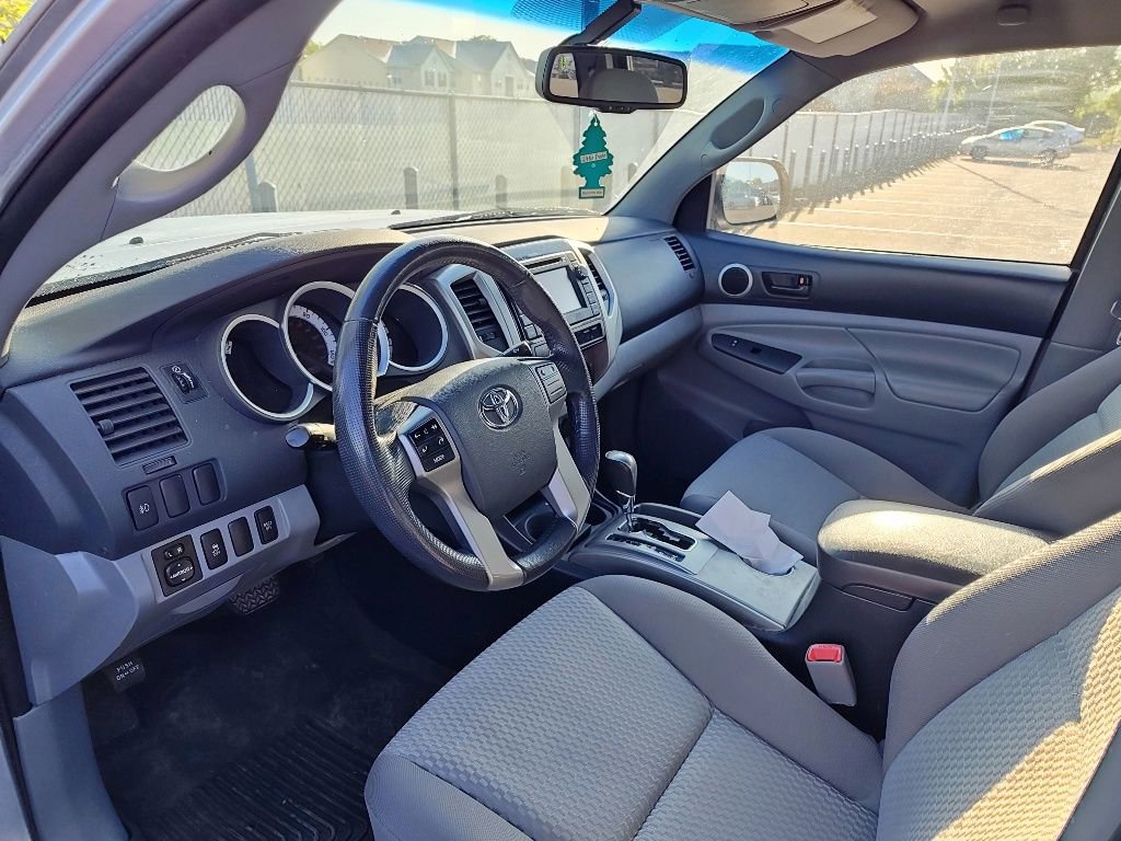 Used 2013 Toyota Tacoma 4x4 Double Cab w/ SR5 Pkg image 9