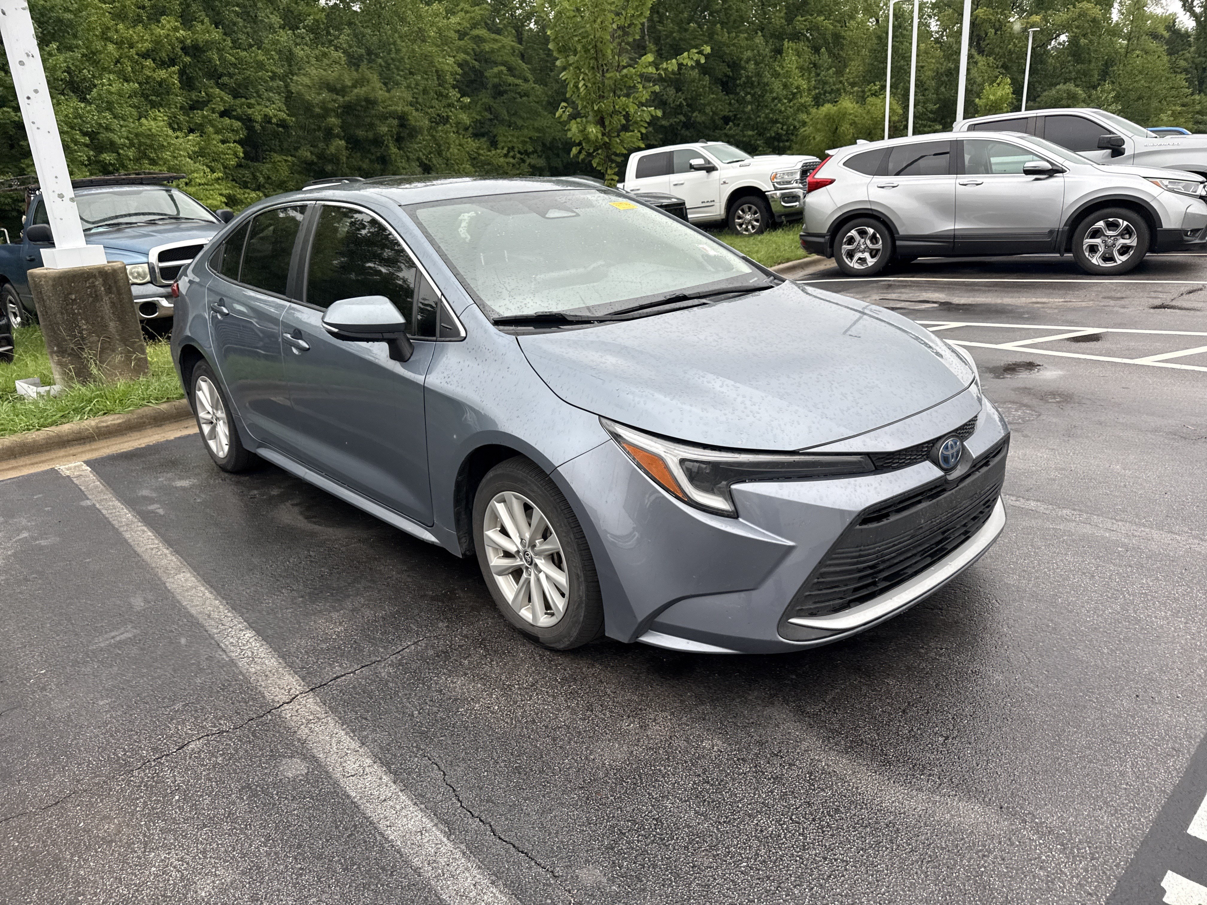 Used 2023 Toyota Corolla XLE FWD image 40