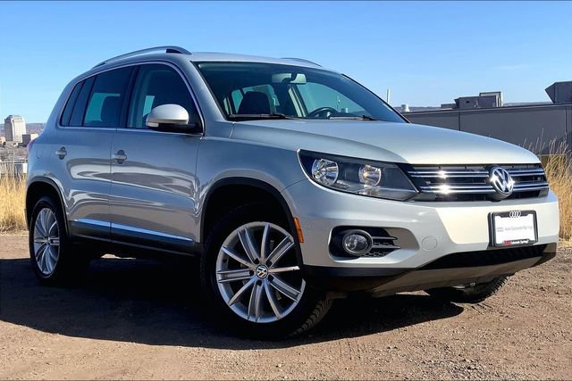 Used 2012 Volkswagen Tiguan SE image 2