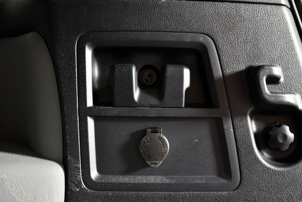 Used 2010 Toyota Sequoia Platinum image 27