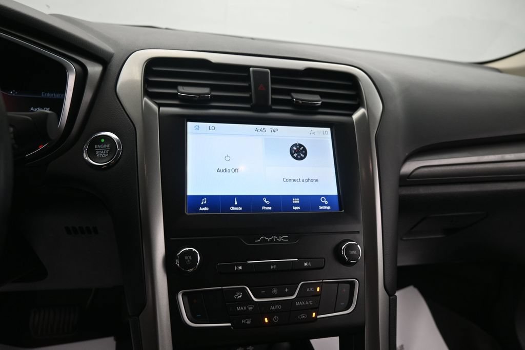 Used 2020 Ford Fusion SE FWD image 21