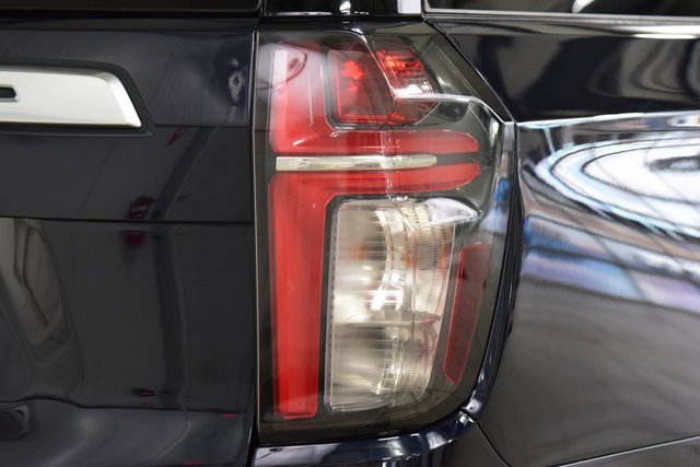 Used 2023 Chevrolet Suburban High Country w/ Premium Package image 19