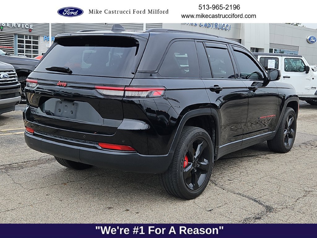 Used 2022 Jeep Grand Cherokee Altitude AWD/4WD image 5