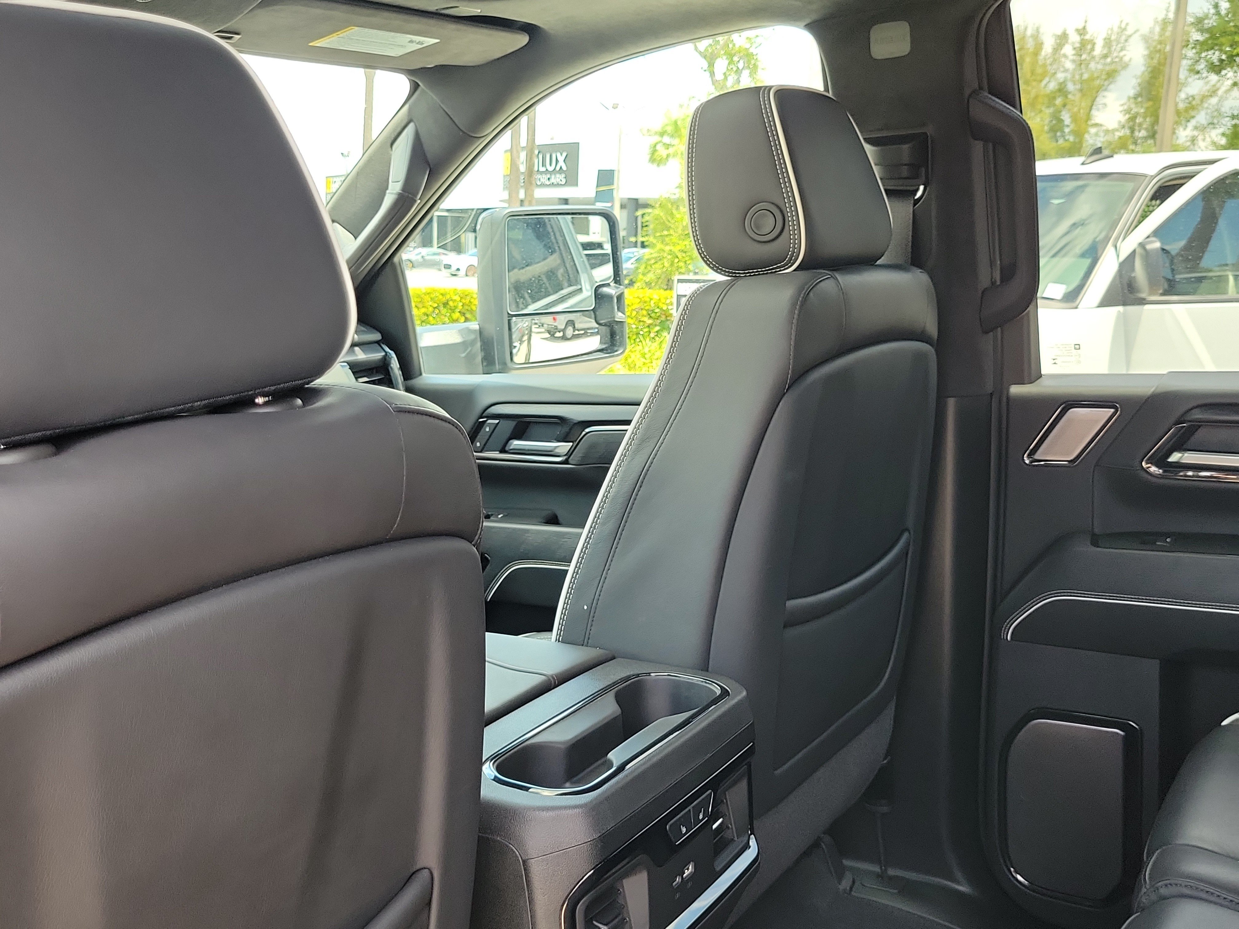Used 2025 GMC Sierra 2500 AT4X AWD/4WD image 15