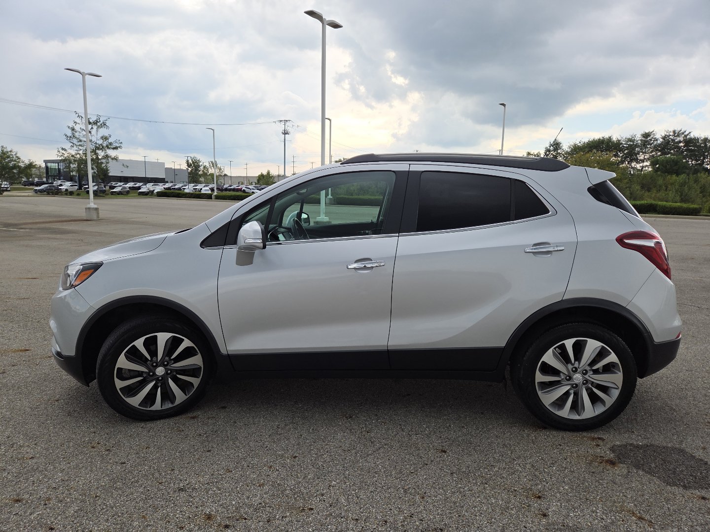 Used 2017 Buick Encore Essence FWD image 13