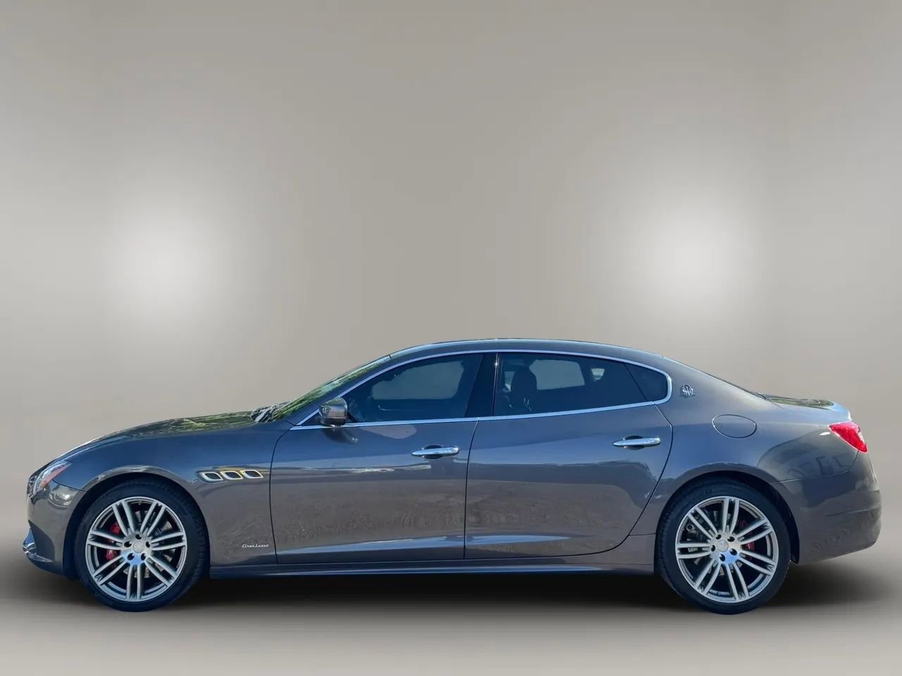 Used 2017 Maserati Quattroporte S GranLusso Q4 AWD/4WD image 7