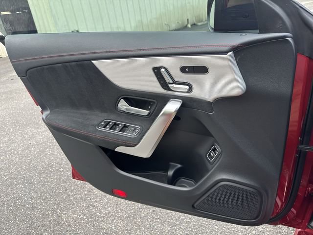 Used 2021 Mercedes-Benz CLA 250 image 24