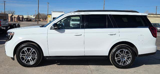 Certified 2025 Ford Expedition Active image 2