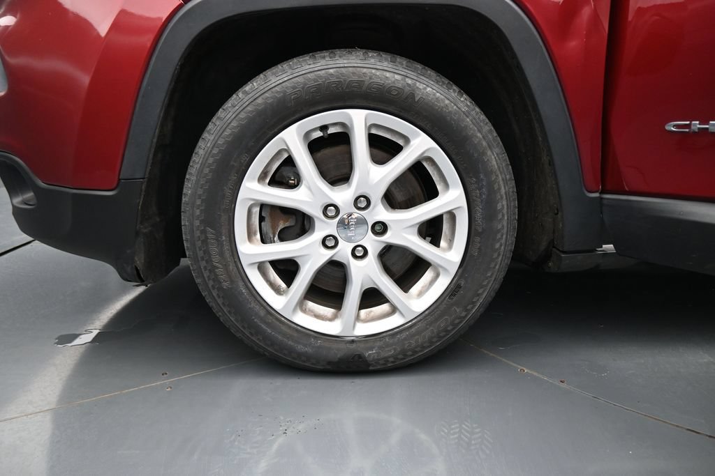 Used 2015 Jeep Cherokee Latitude w/ Comfort/Convenience Group FWD image 25