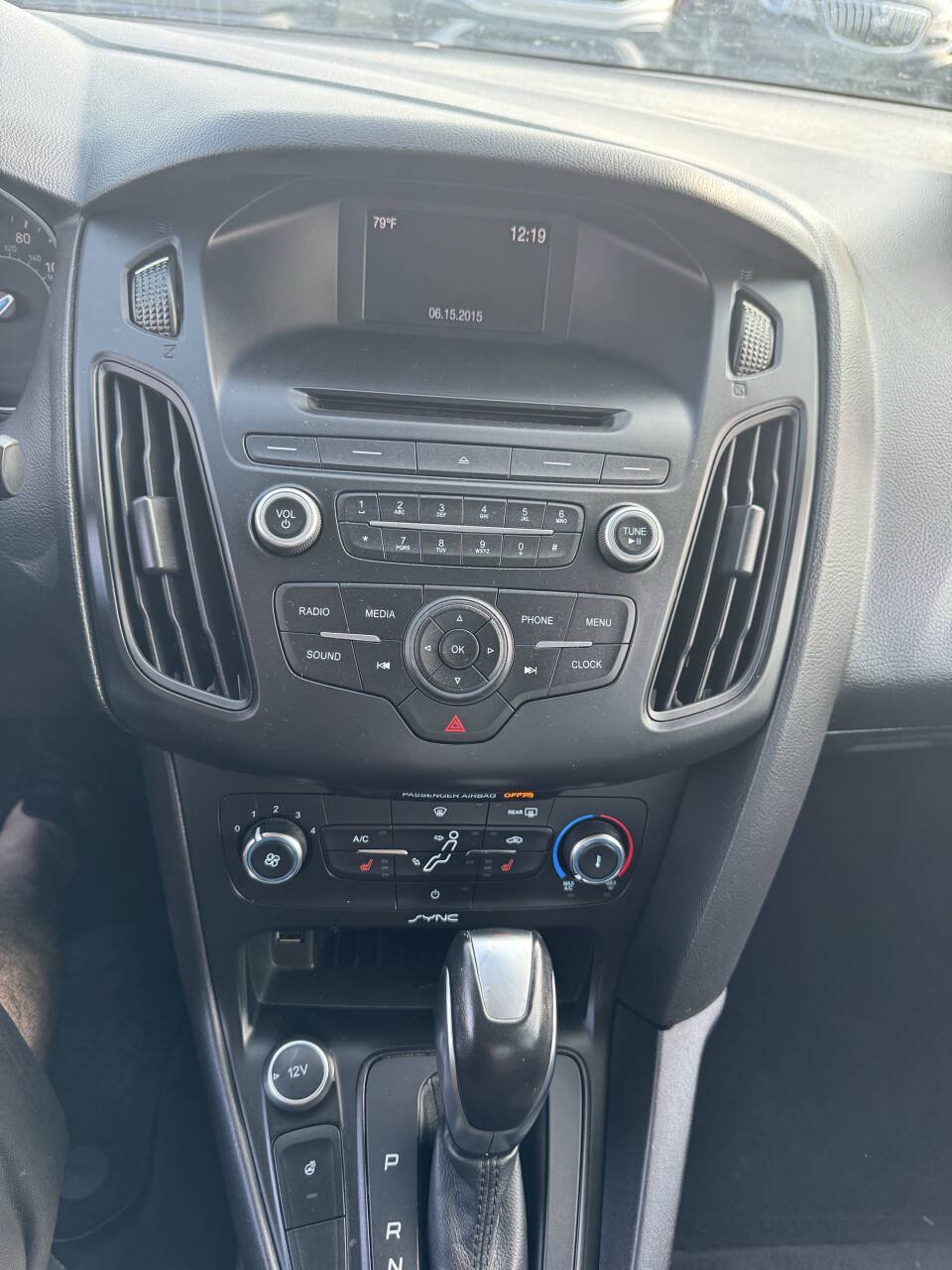 Used 2015 Ford Focus SE w/ SE Sport Package FWD image 27