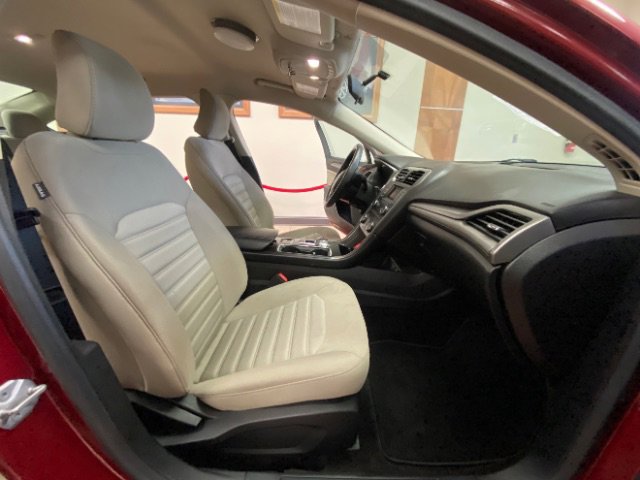 Used 2017 Ford Fusion S FWD image 18