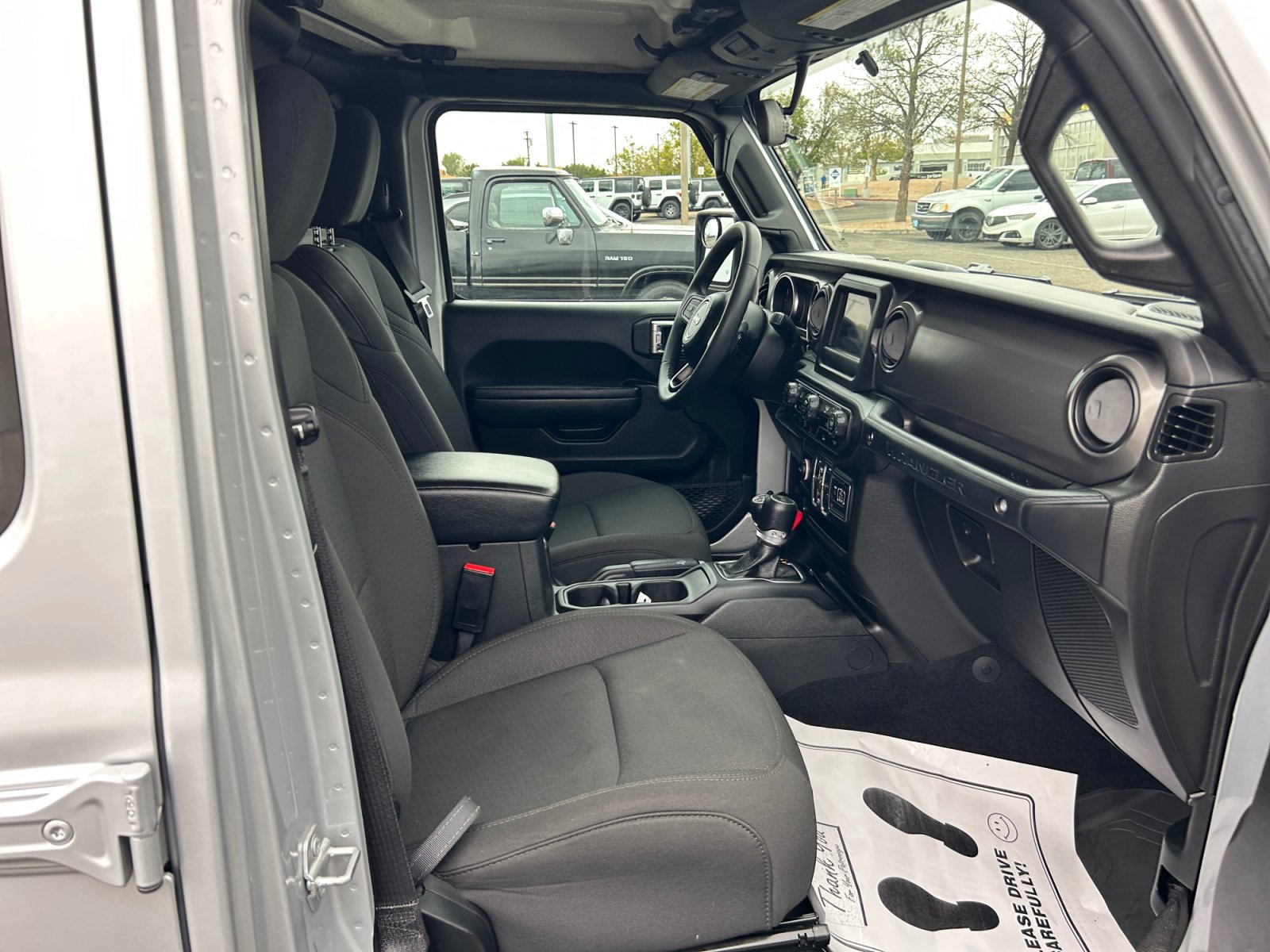 Used 2023 Jeep Wrangler Unlimited w/ Convenience Group AWD/4WD image 19