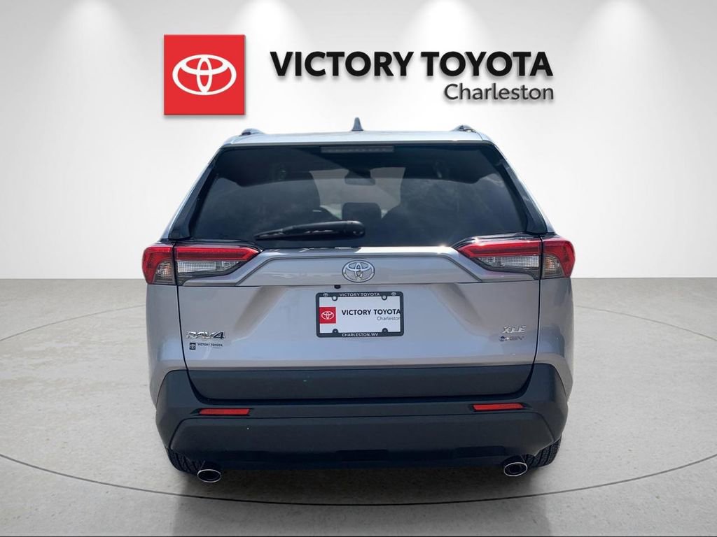 Used 2025 Toyota RAV4 XLE w/ Convenience Package image 4