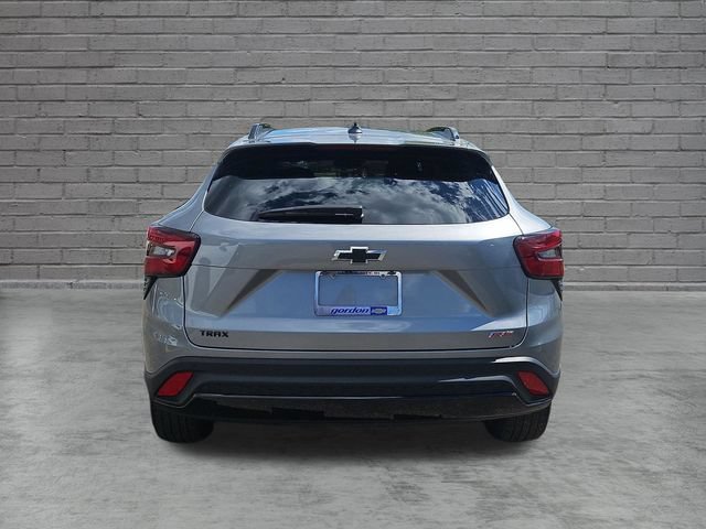 Used 2025 Chevrolet Trax RS w/ Driver Confidence Package FWD image 4