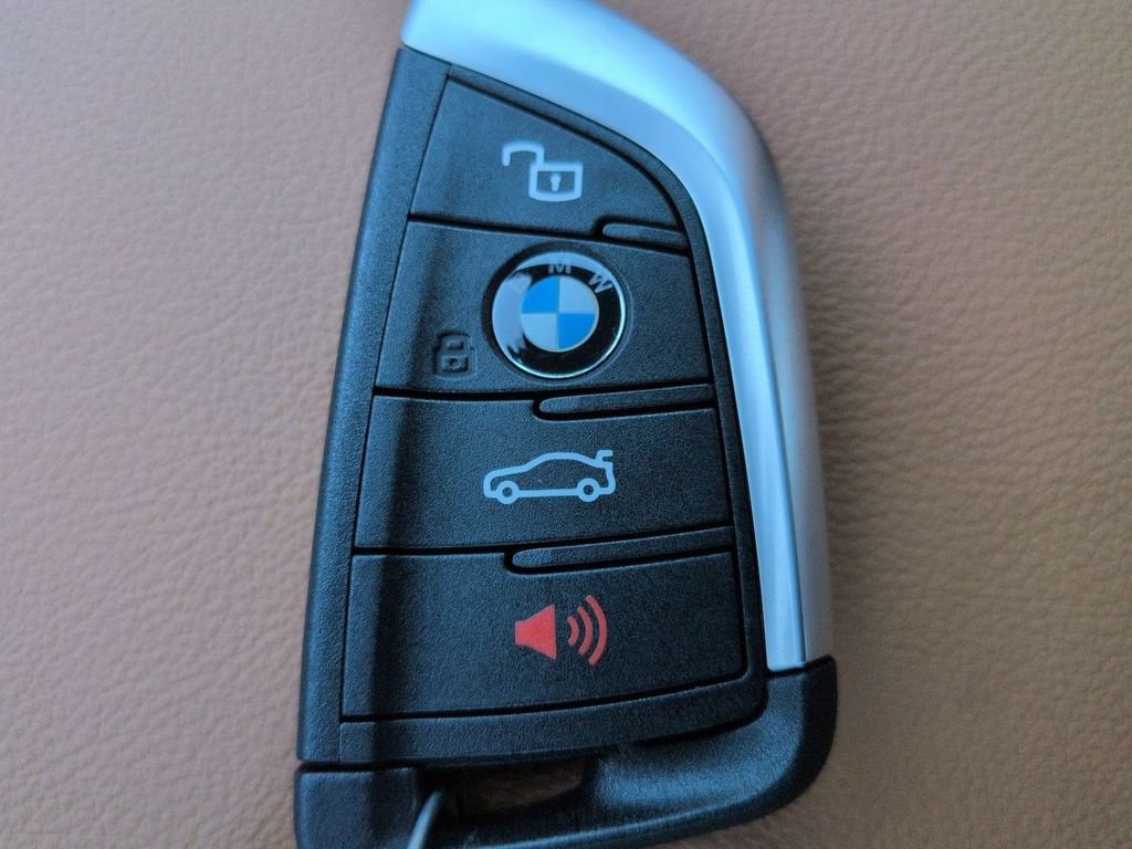 New 2026 BMW 330i xDrive Sedan w/ Premium Package AWD/4WD image 29