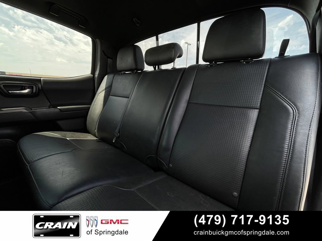 Used 2018 Toyota Tacoma TRD Sport w/ TRD Premium Sport Package AWD/4WD image 21