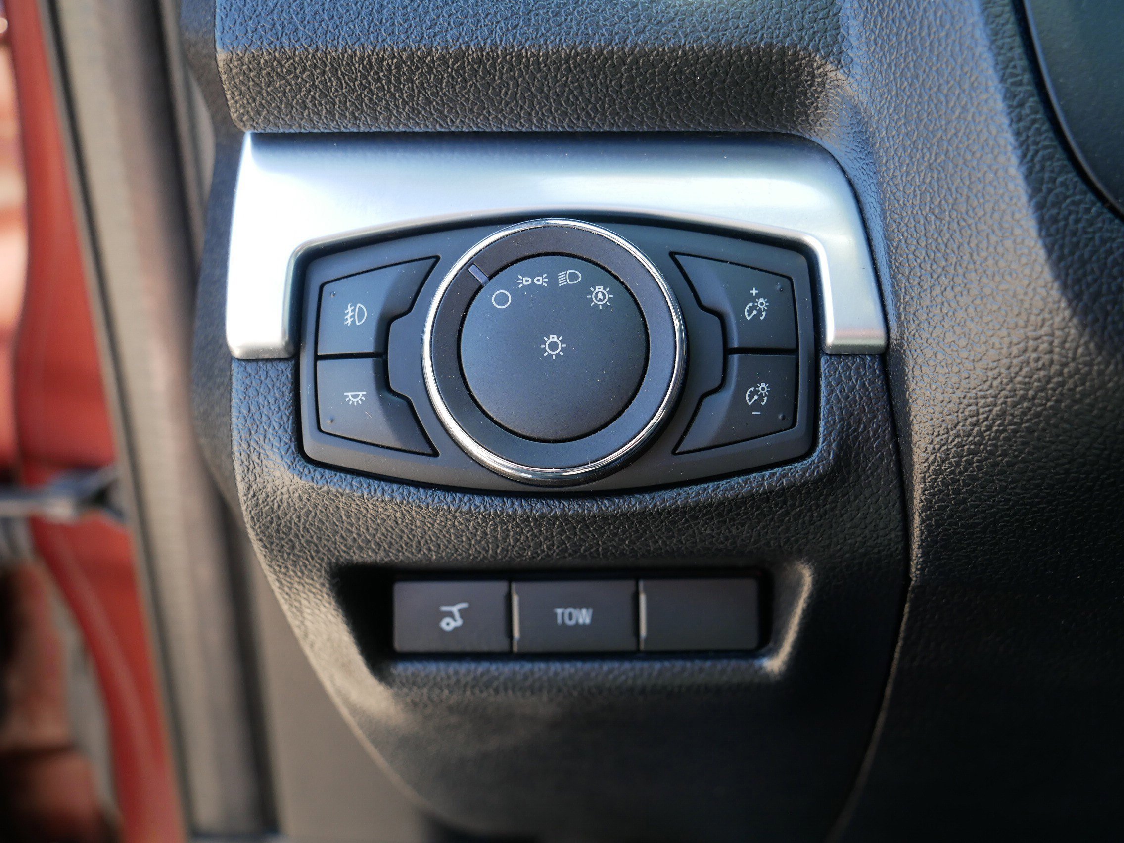 Used 2018 Ford Explorer Limited w/ Equipment Group 301A AWD/4WD image 24