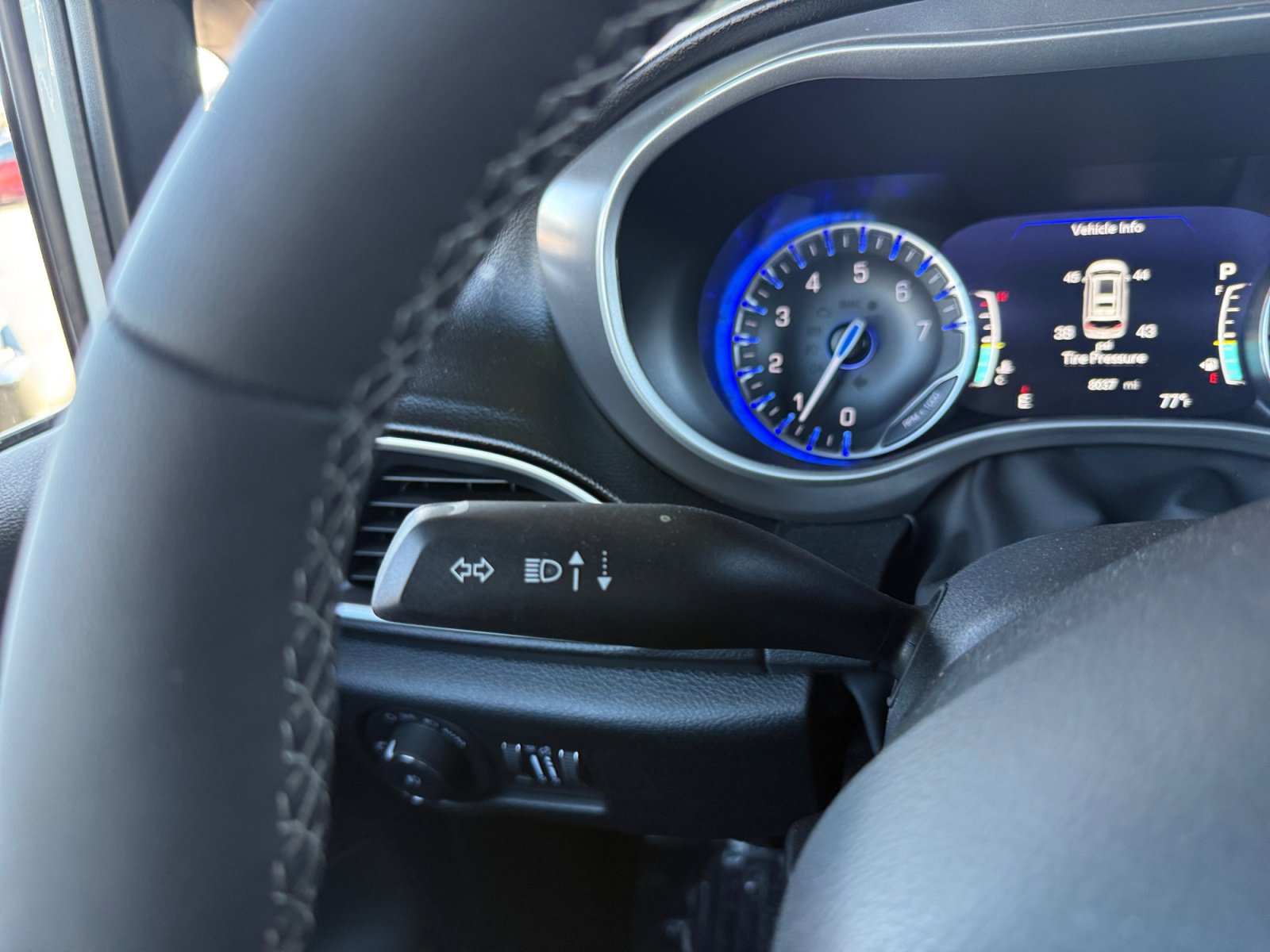 Used 2026 Chrysler Pacifica Select image 17