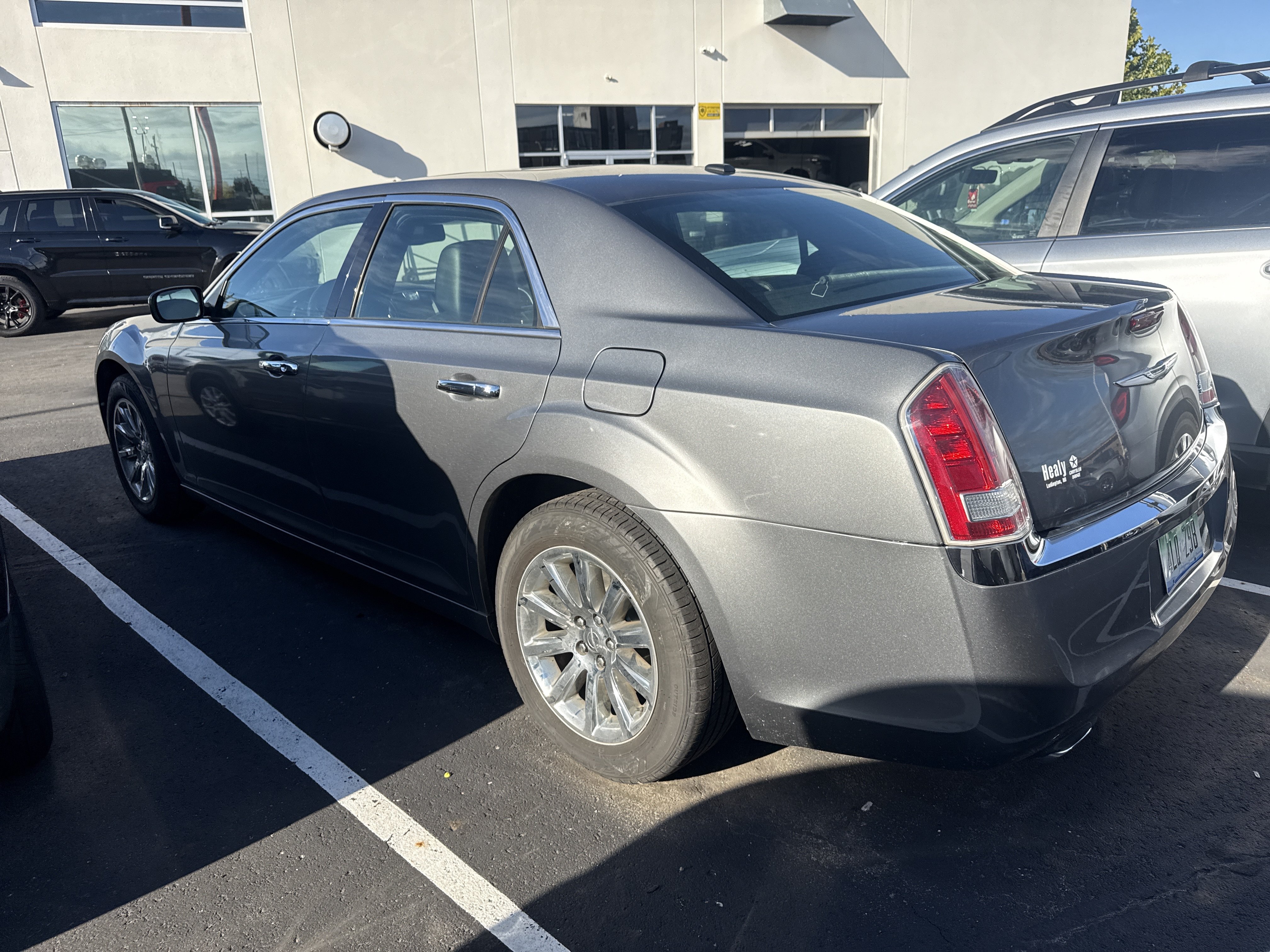 Used 2011 Chrysler 300 Limited RWD image 3