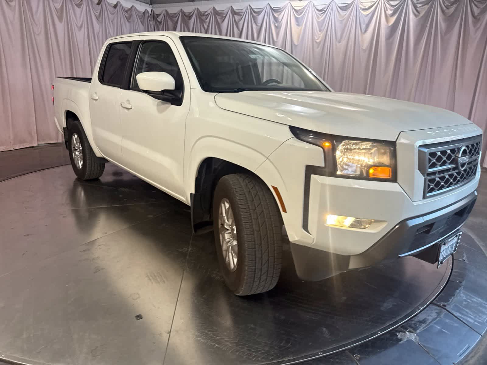 Used 2022 Nissan Frontier SV RWD image 3