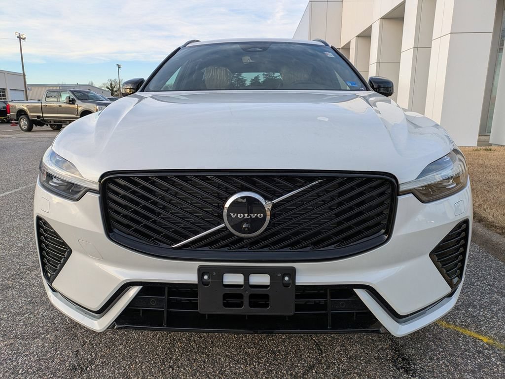 New 2026 Volvo XC60 B5 Plus w/ Protection Package Premier AWD/4WD image 9