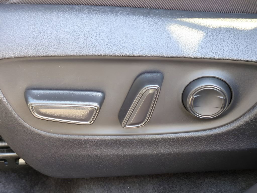 Used 2023 Toyota RAV4 XLE w/ Convenience Package image 18