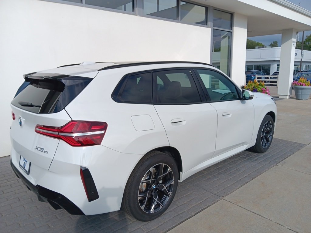 Used 2025 BMW X3 xDrive30i w/ M Sport Package image 5