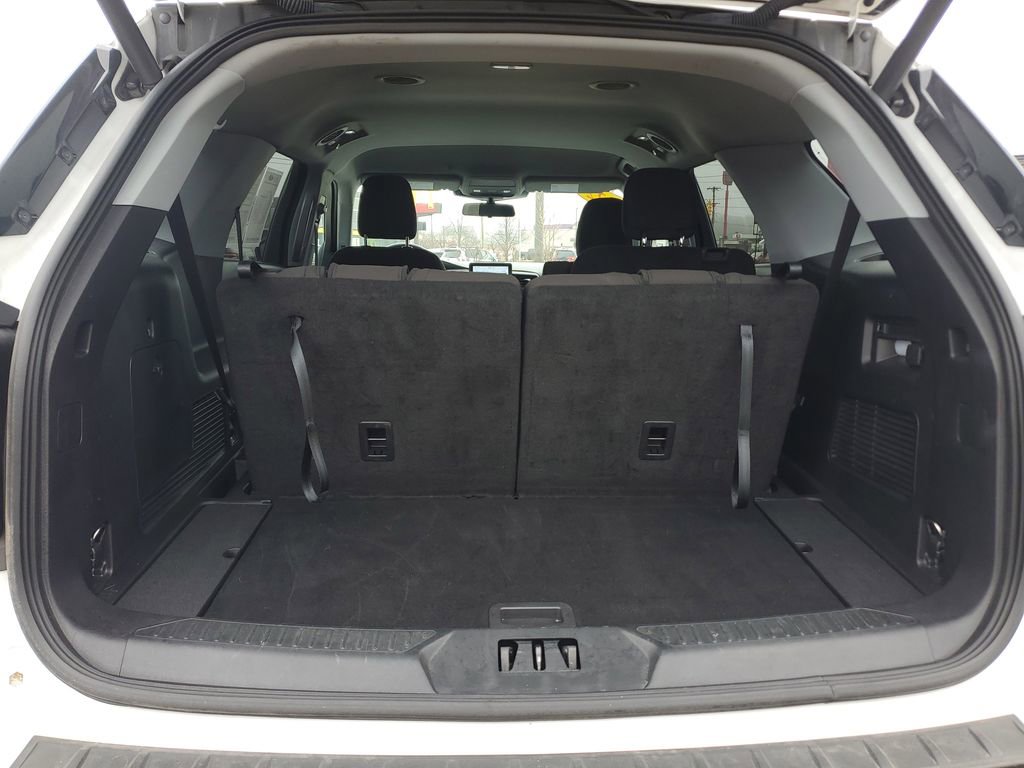 Used 2022 Ford Explorer XLT image 6