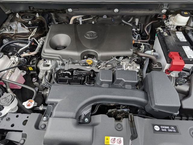 Used 2025 Toyota RAV4 XLE FWD image 33