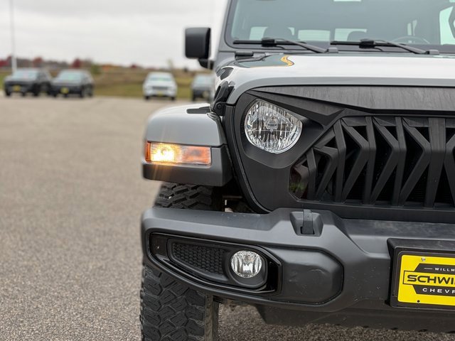 Used 2022 Jeep Gladiator Willys image 12