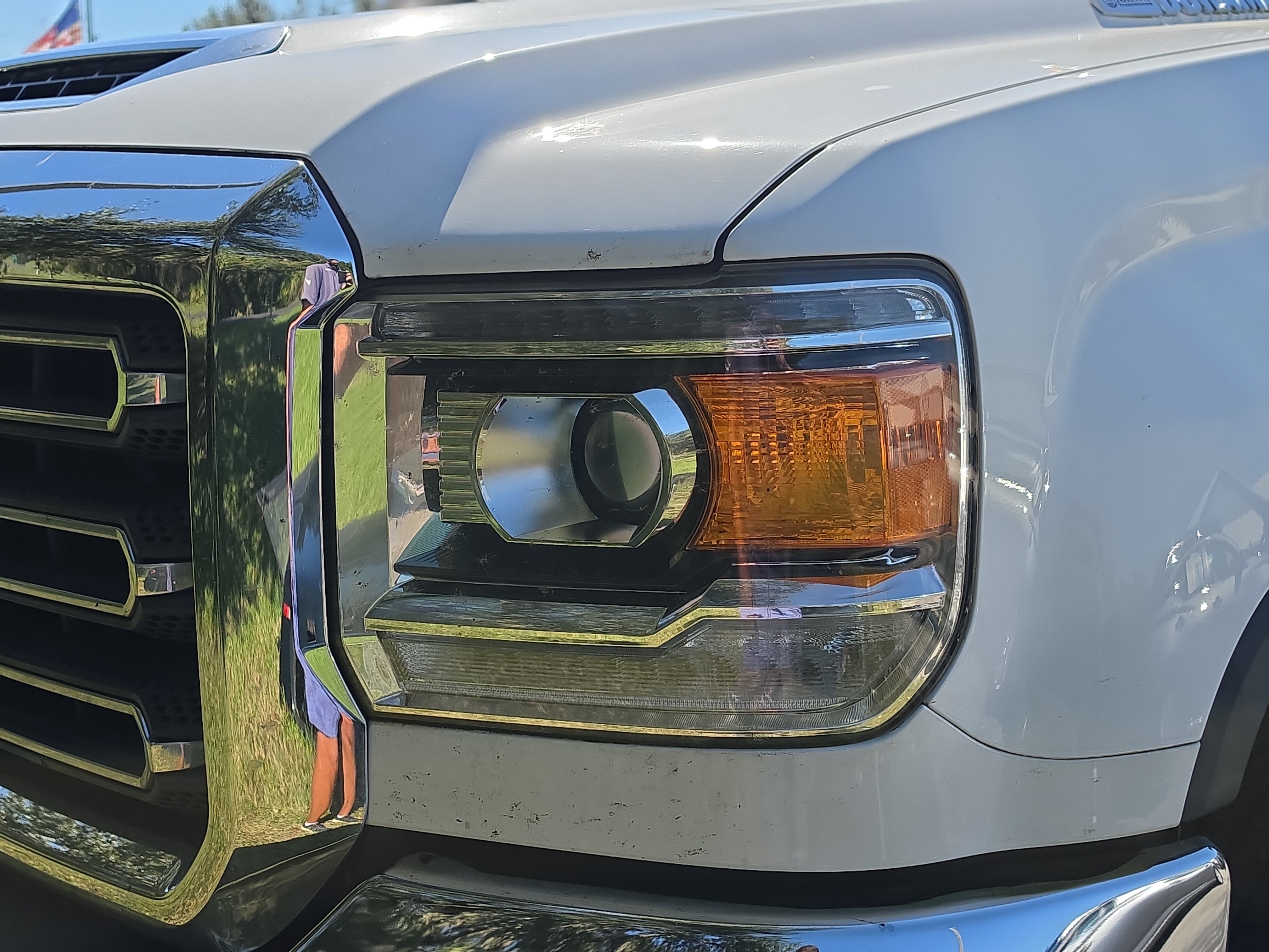 Used 2018 GMC Sierra 3500 SLT w/ Duramax Plus Package AWD/4WD image 9