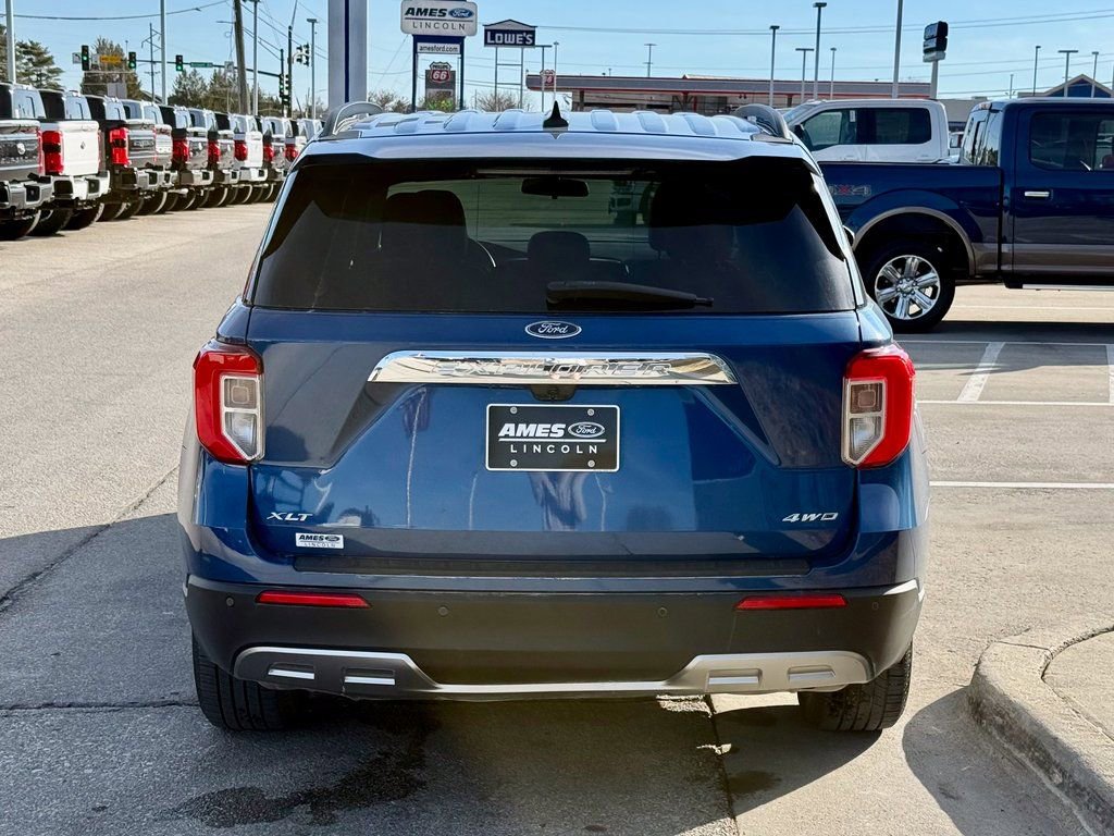 Certified 2023 Ford Explorer XLT w/ Equipment Group 202A image 4