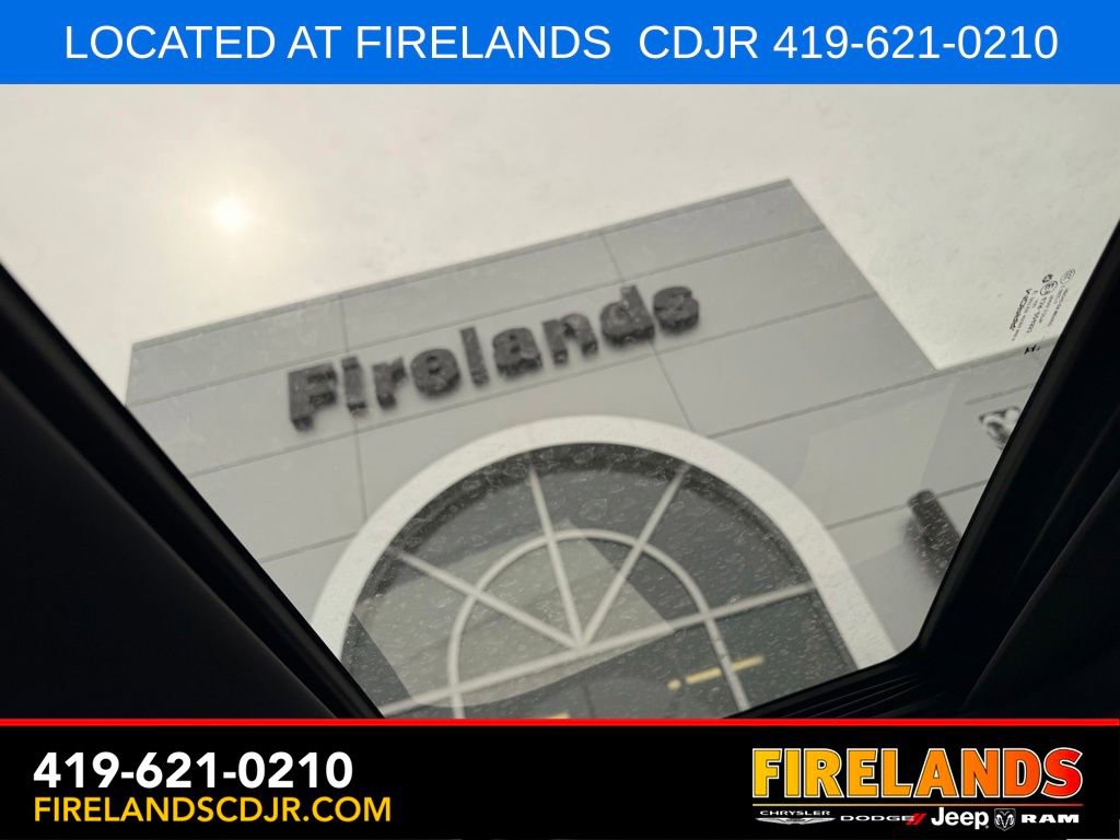 Used 2024 Jeep Grand Cherokee Laredo X w/ Luxury Tech Group I AWD/4WD image 22