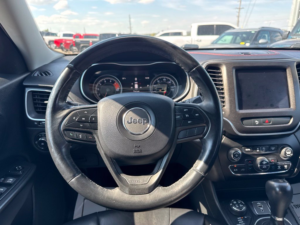 Used 2019 Jeep Cherokee Trailhawk AWD/4WD image 20