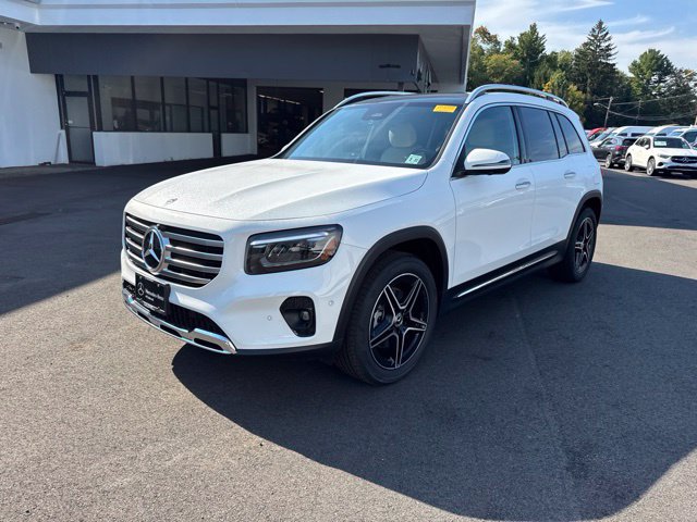 Used 2026 Mercedes-Benz GLB 250 4MATIC image 2