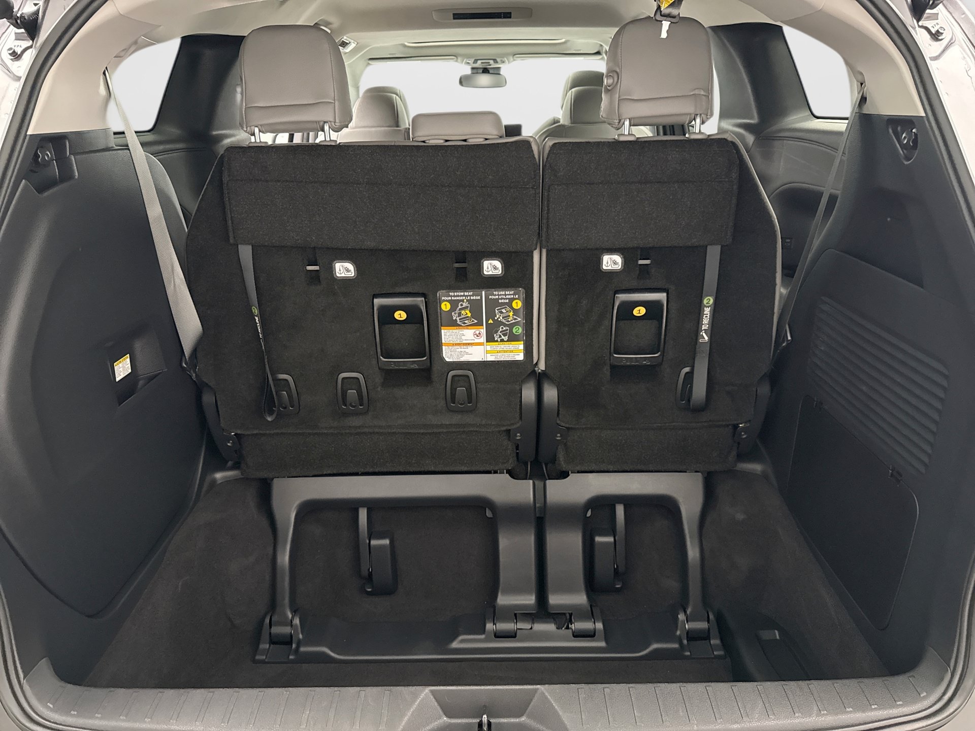 Used 2025 Toyota Sienna XLE AWD/4WD image 24